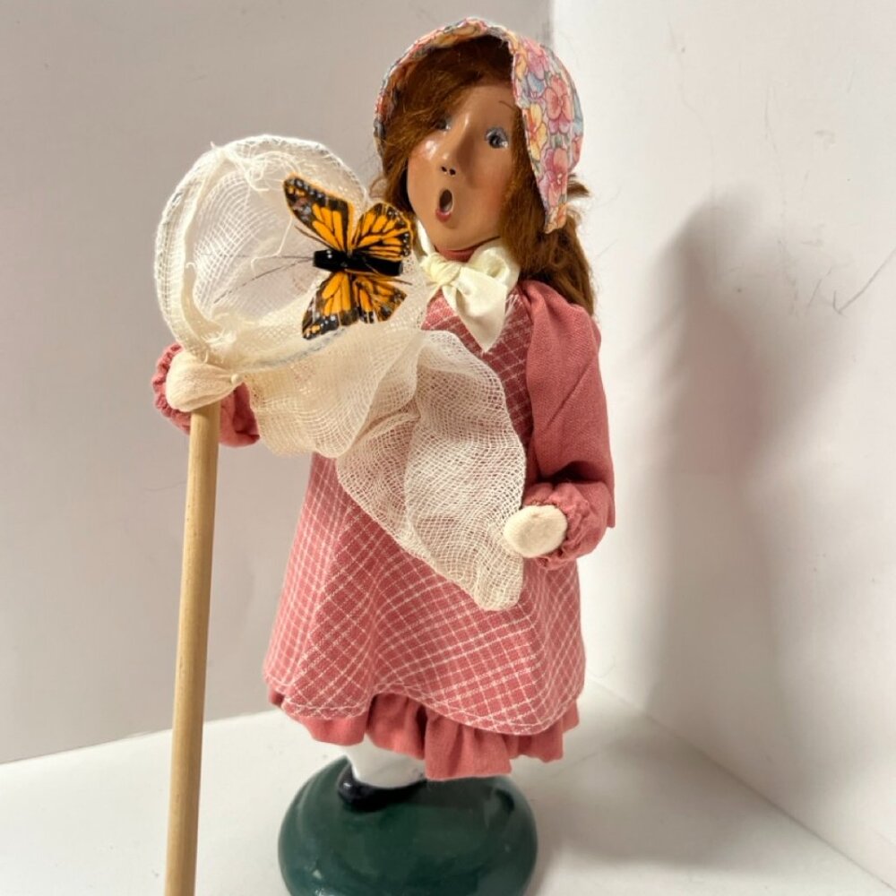 Byers Choice Colonial Country Spring Girl Butterfly Net Bonnet The Carolers